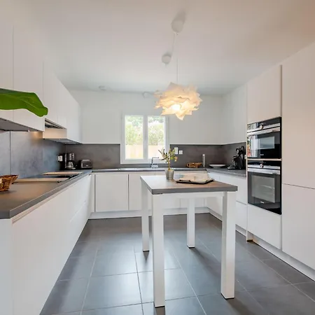 De Stephanie By Interhome Holiday home Les Issambres