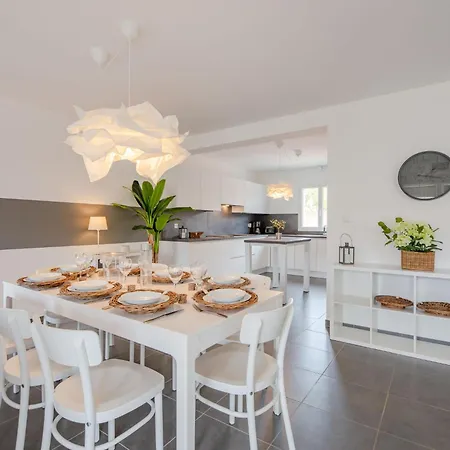 De Stephanie By Interhome *