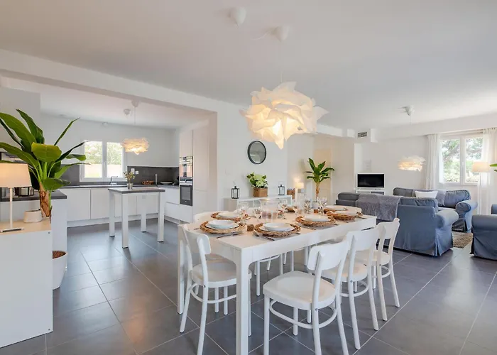 De Stephanie By Interhome Feriehus *