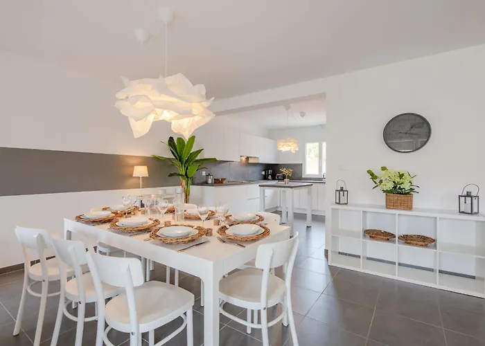 De Stephanie By Interhome *